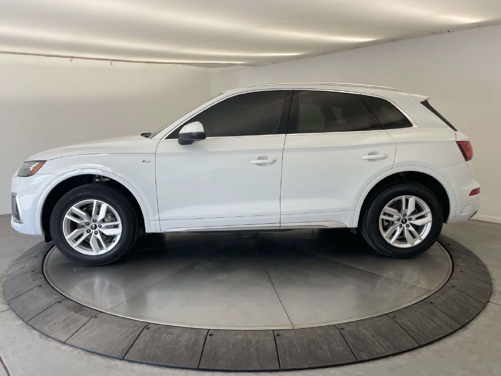 Certified 2023 Audi Q5 2.0T Premium w/ Convenience Package AWD/4WD image 2