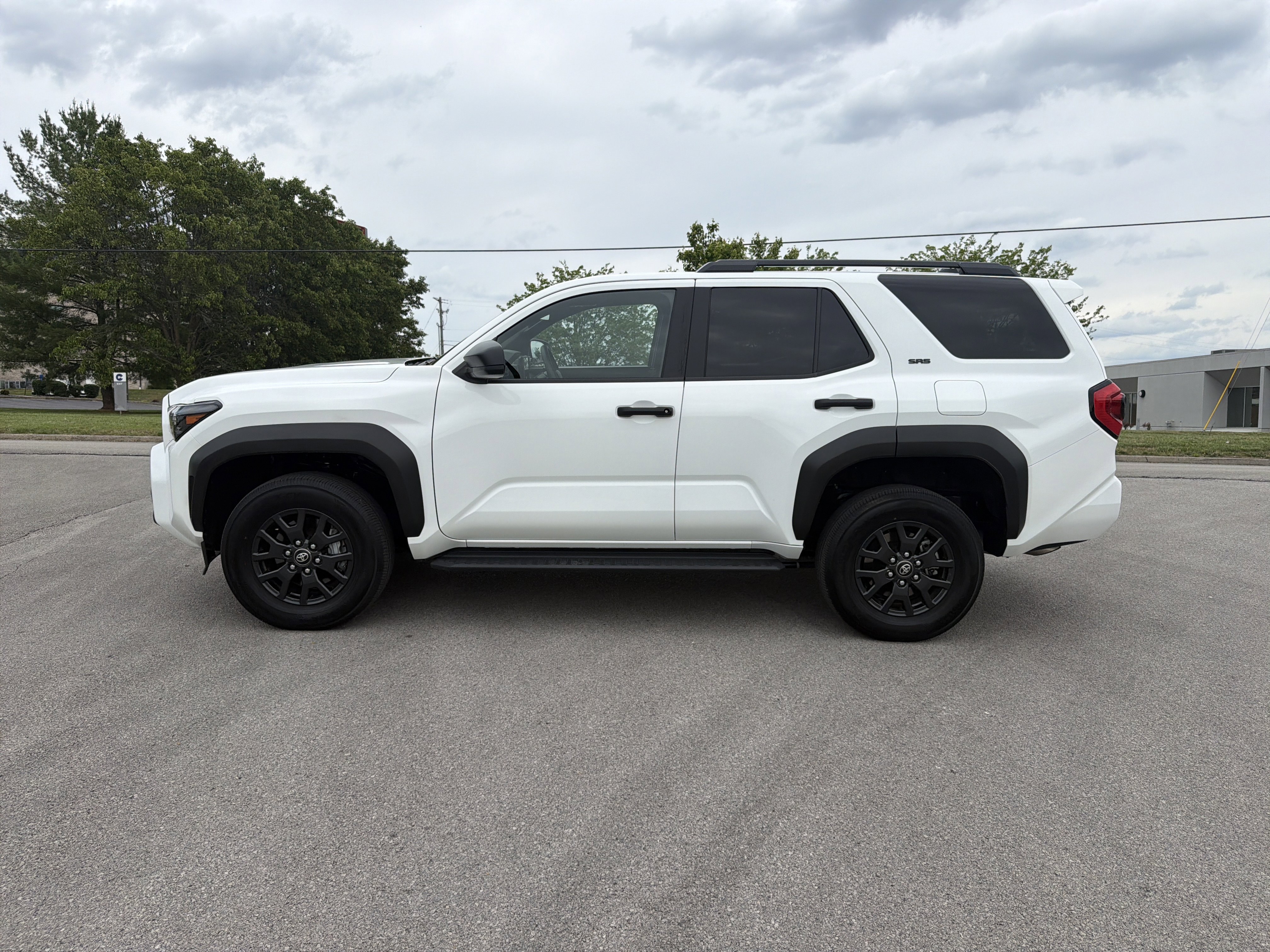 Certified 2025 Toyota 4Runner SR5 AWD/4WD image 4