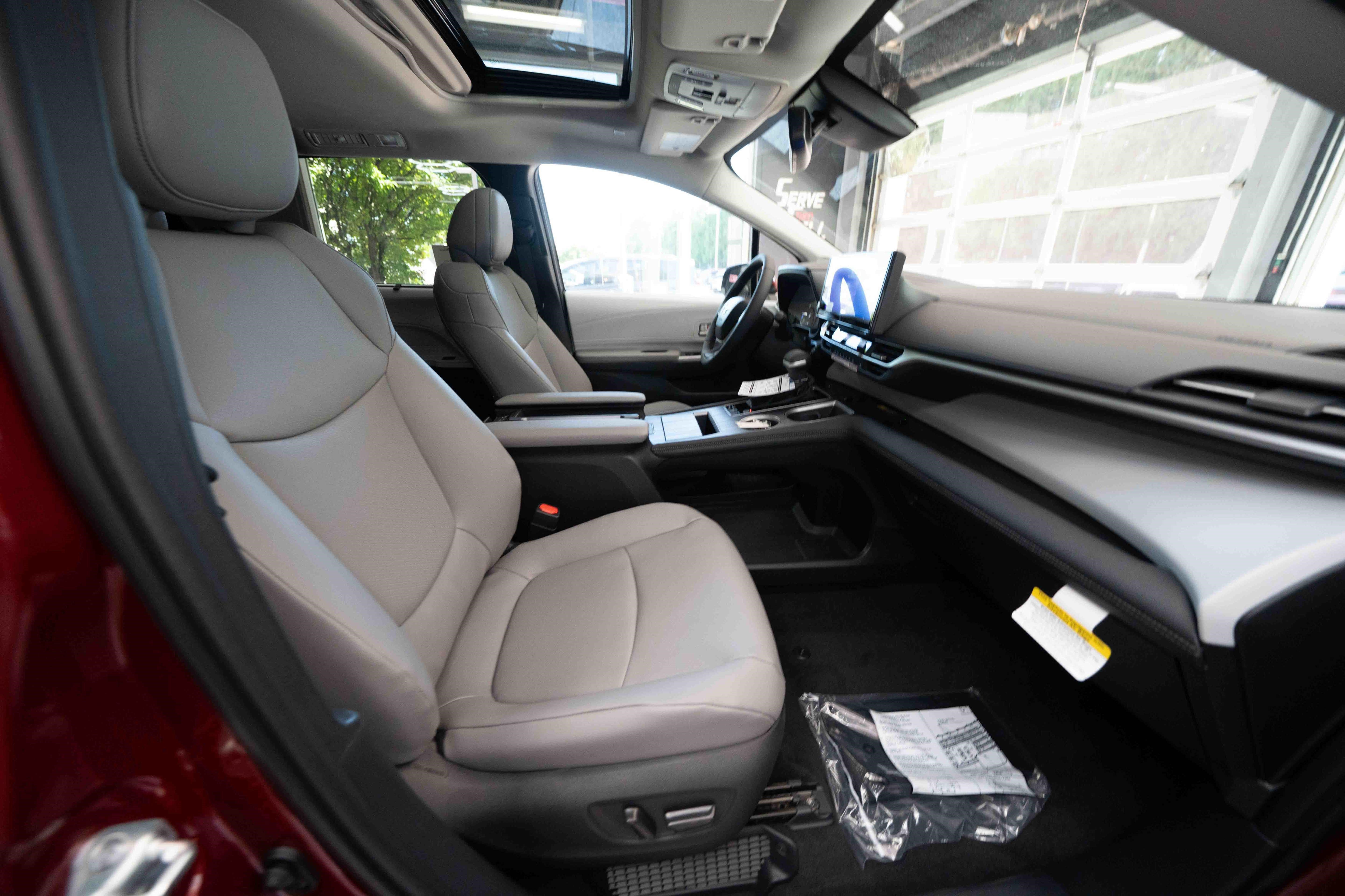 New 2026 Toyota Sienna XLE AWD/4WD image 27