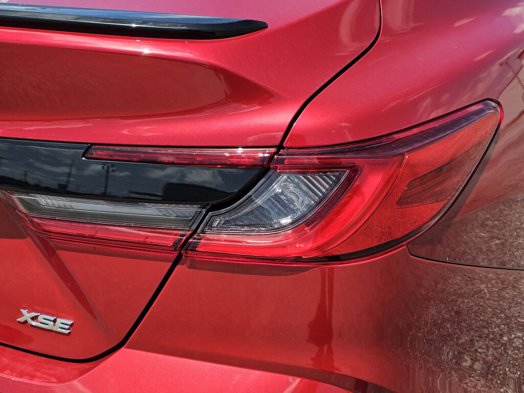 Used 2025 Toyota Camry XSE FWD image 9