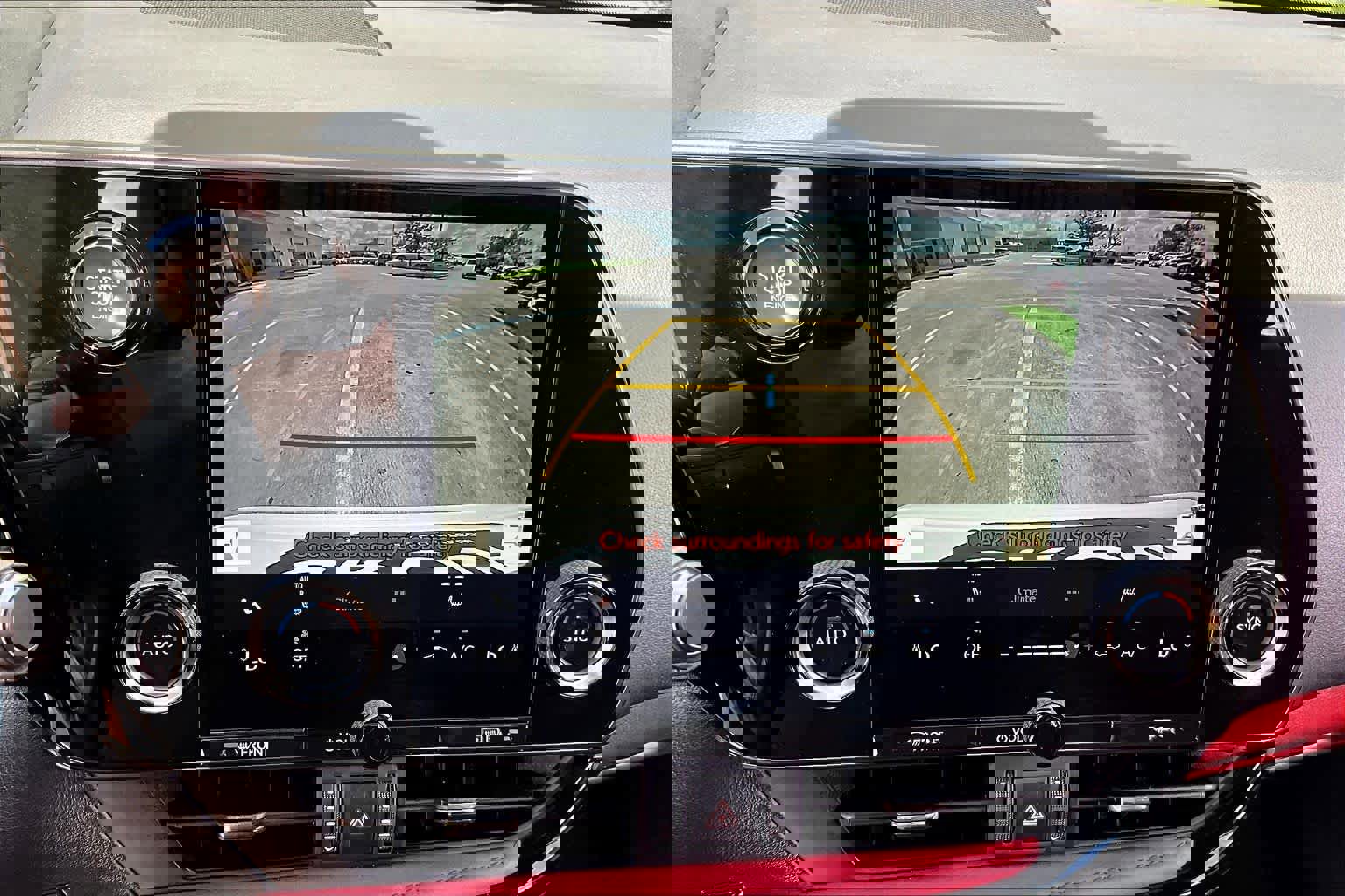 Used 2025 Lexus NX 250 FWD w/ Towing Package (2000 Lbs) image 24