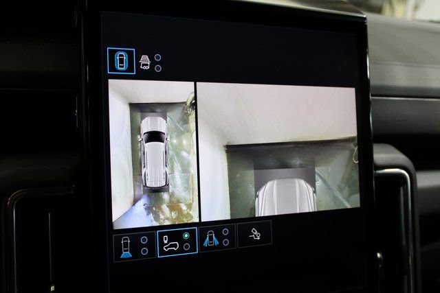 Used 2025 GMC Yukon Denali w/ Advanced Technology Package image 23