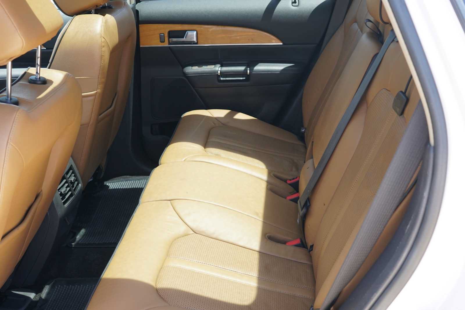 Used 2015 Lincoln MKX FWD w/ Equipment Group 102A image 21