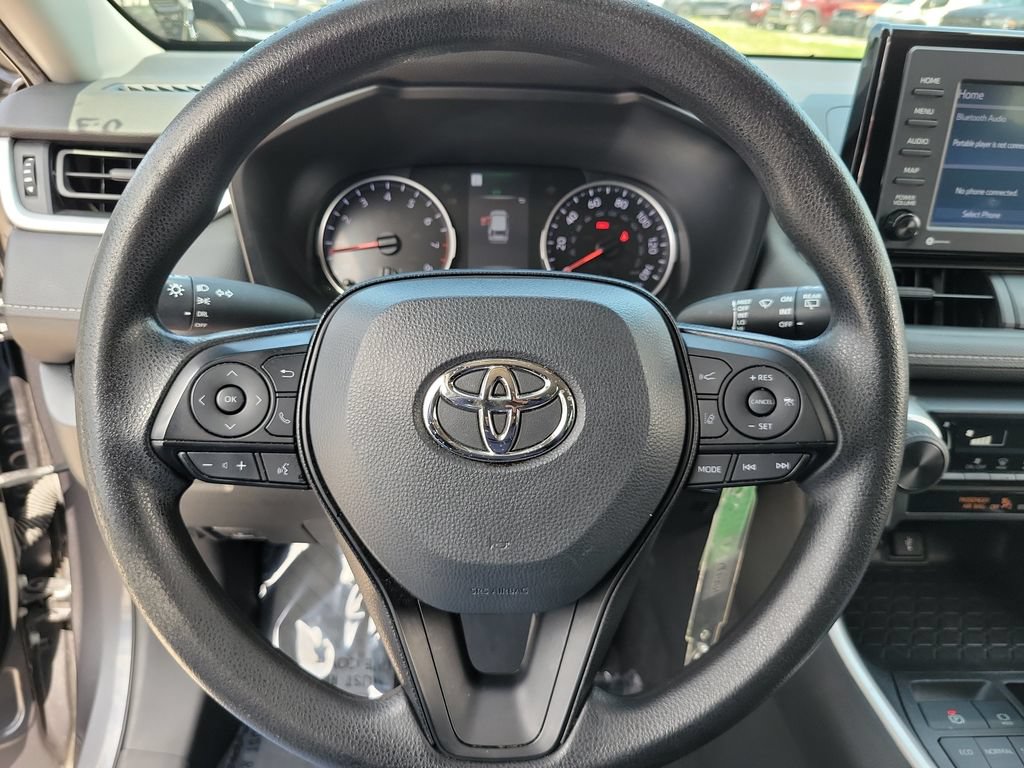 Used 2022 Toyota RAV4 LE FWD image 22