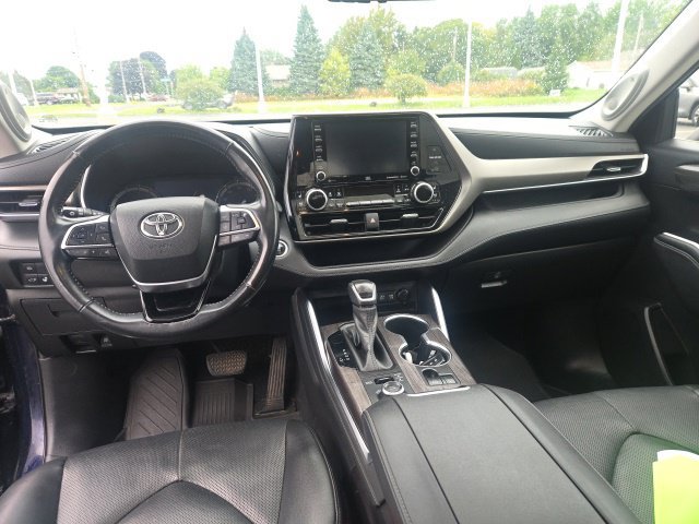 Used 2020 Toyota Highlander Limited AWD/4WD image 19