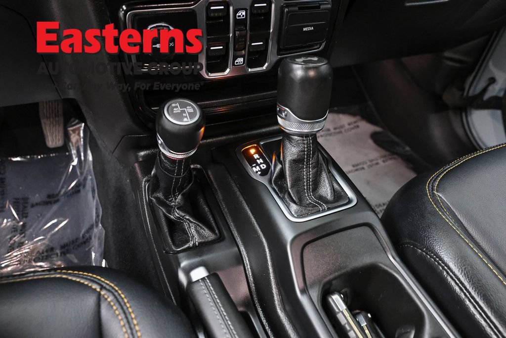 Used 2024 Jeep Wrangler Unlimited Sahara w/ Technology Group AWD/4WD image 15