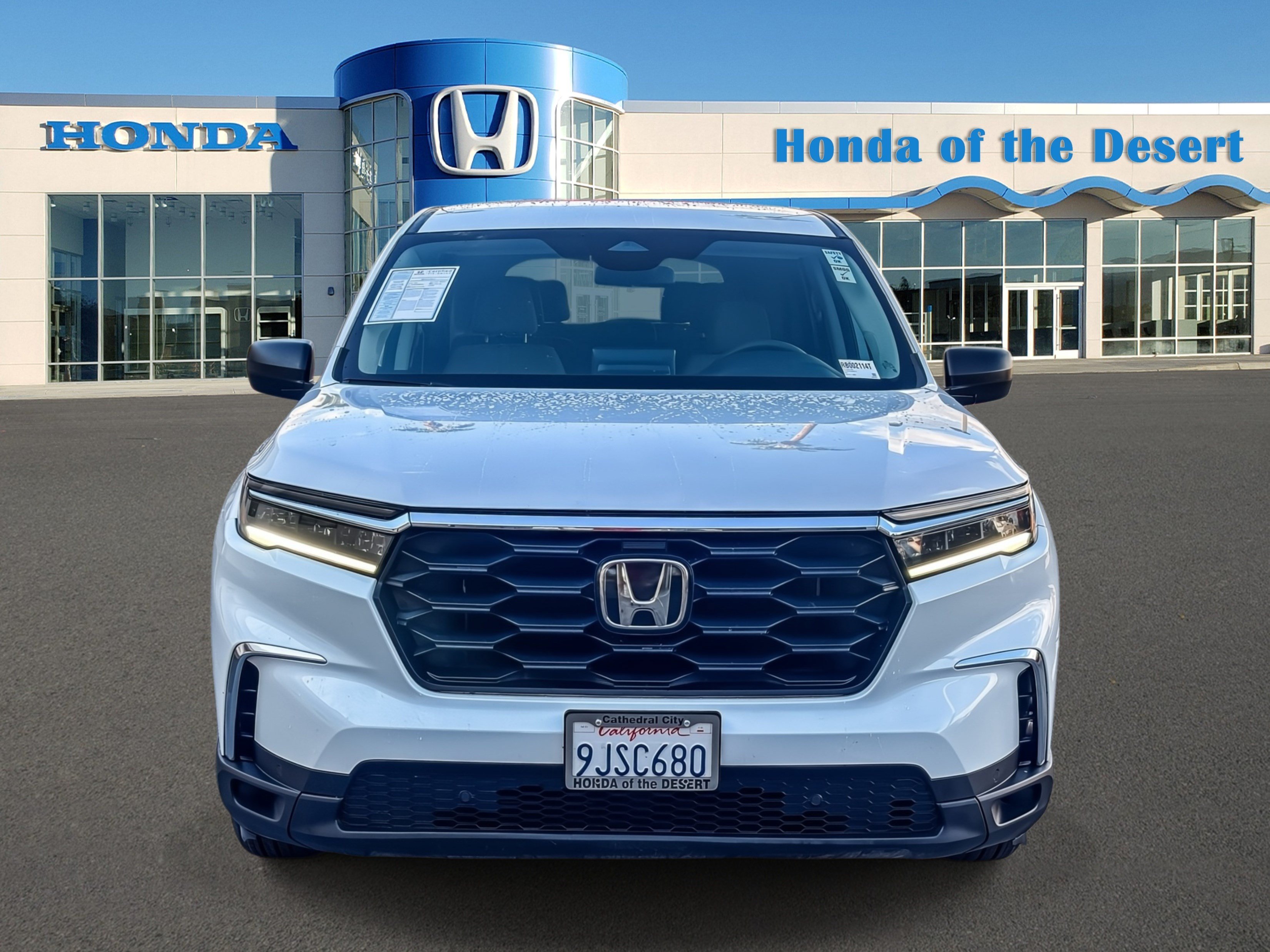 Used 2024 Honda Pilot LX image 2