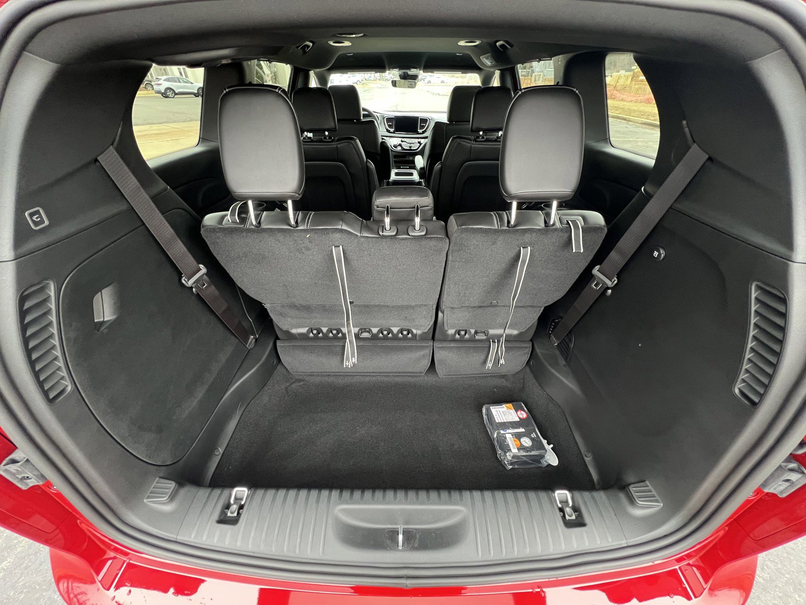 New 2026 Chrysler Voyager LX image 9