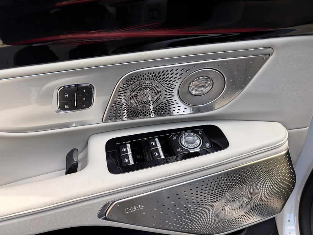 New 2026 Lincoln Nautilus Reserve AWD/4WD image 14
