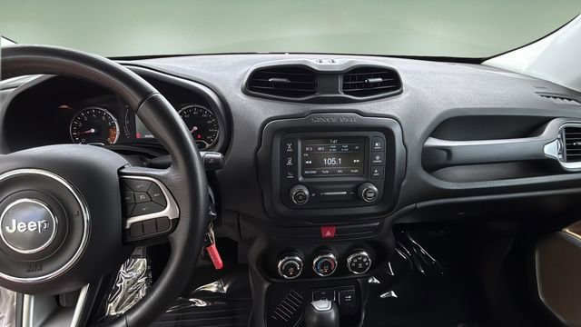 Used 2015 Jeep Renegade Latitude image 12