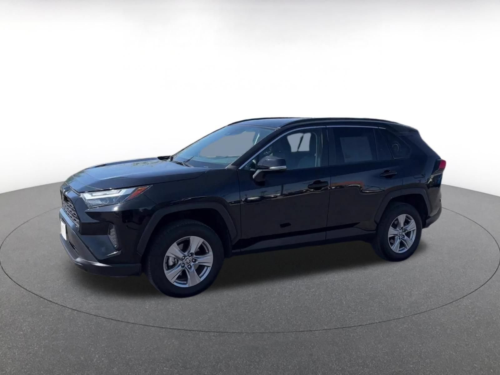 Used 2025 Toyota RAV4 XLE w/ Convenience Package AWD/4WD image 7