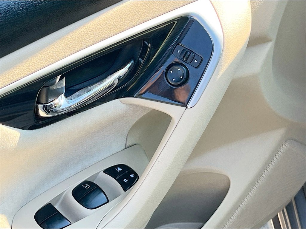 Used 2013 Nissan Altima 2.5 SV image 17