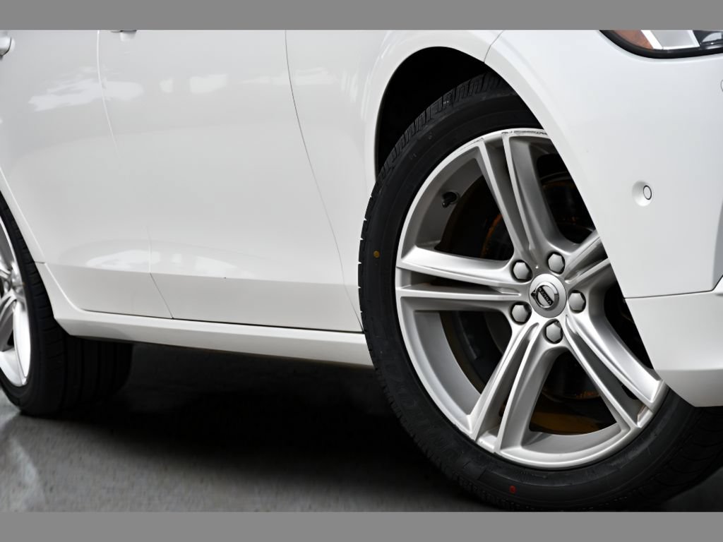 Used 2018 Volvo S90 T5 Momentum w/ Convenience Package FWD image 11