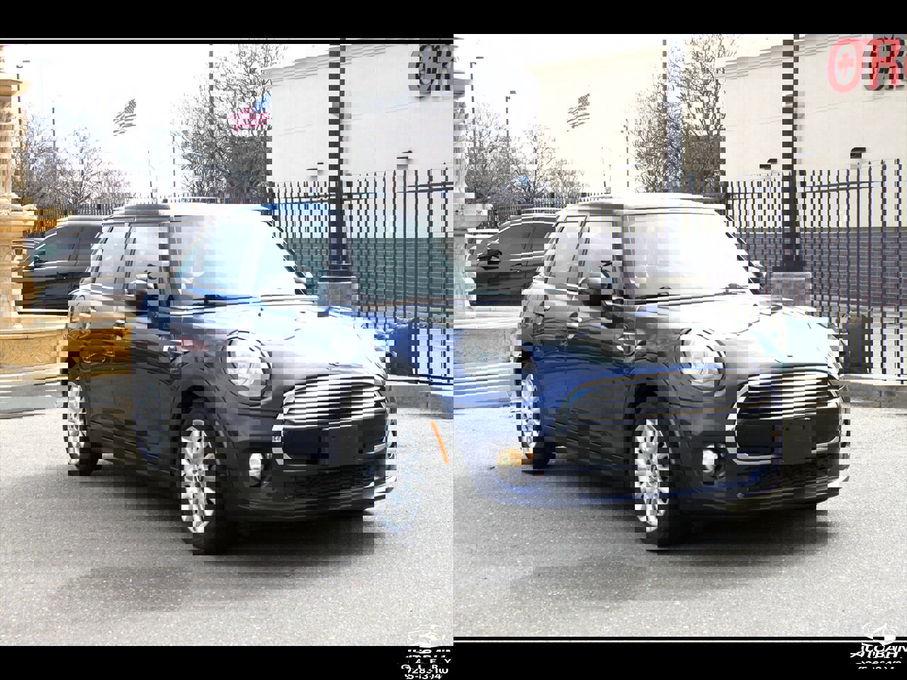 Used 2015 MINI Cooper 4-Door Hardtop w/ Premium Package image 4