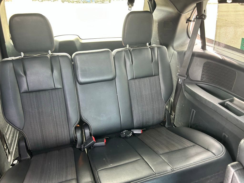 Used 2013 Chrysler Town & Country S FWD image 19