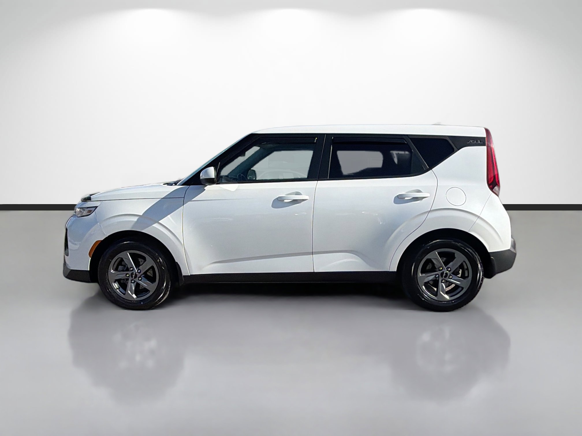 Used 2021 Kia Soul LX image 6