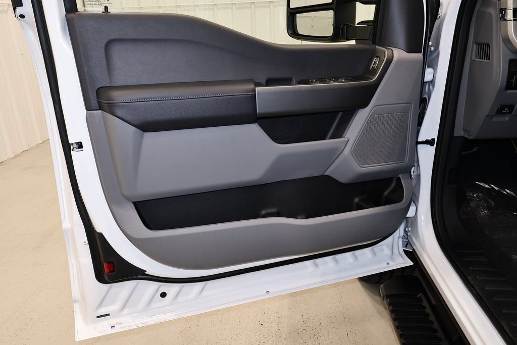 New 2026 Ford F350 XL w/ STX Appearance Package AWD/4WD image 9