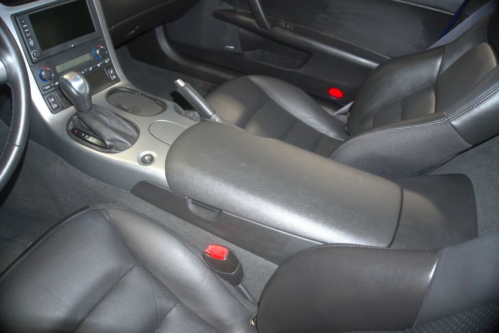 Used 2007 Chevrolet Corvette Coupe w/ Preferred Equipment Group RWD image 40