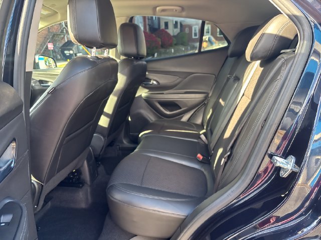 Used 2022 Buick Encore Preferred AWD/4WD image 22