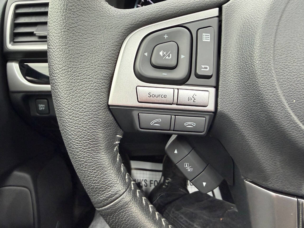 Used 2018 Subaru Forester 2.5i Touring AWD/4WD image 19