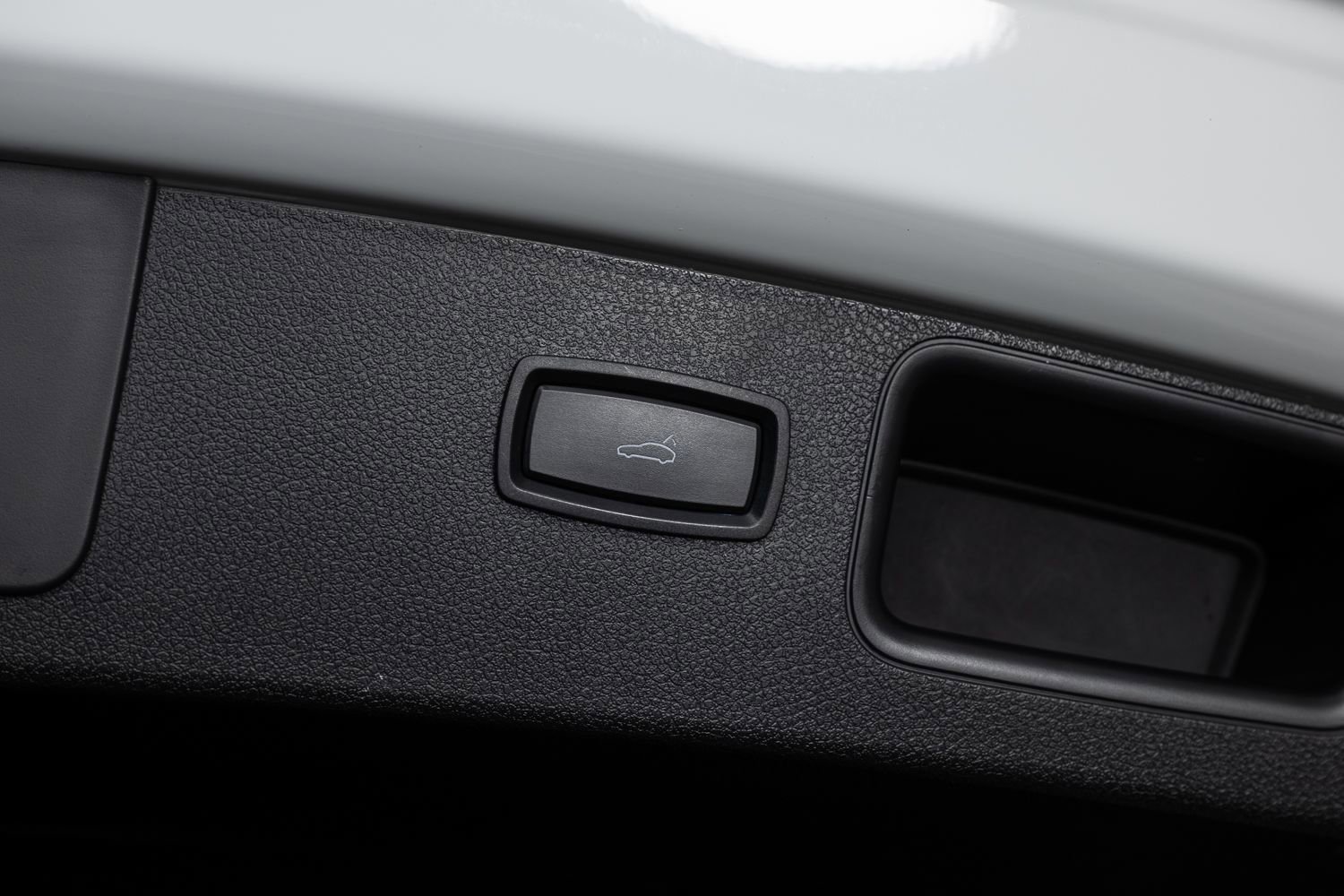 Used 2018 Porsche Macan image 21