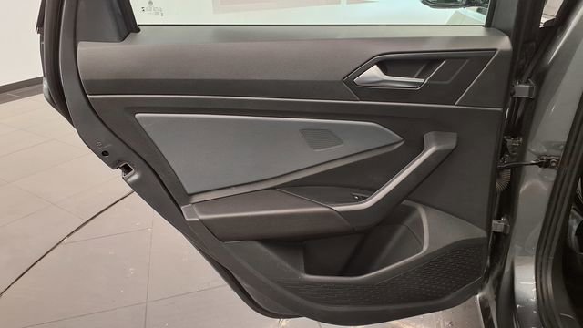 Used 2025 Volkswagen Jetta SE image 17