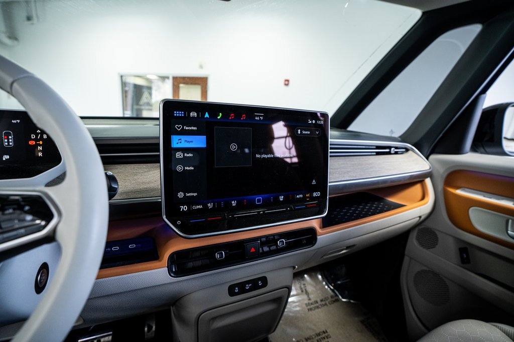 Used 2025 Volkswagen ID. Buzz 1st Edition image 41