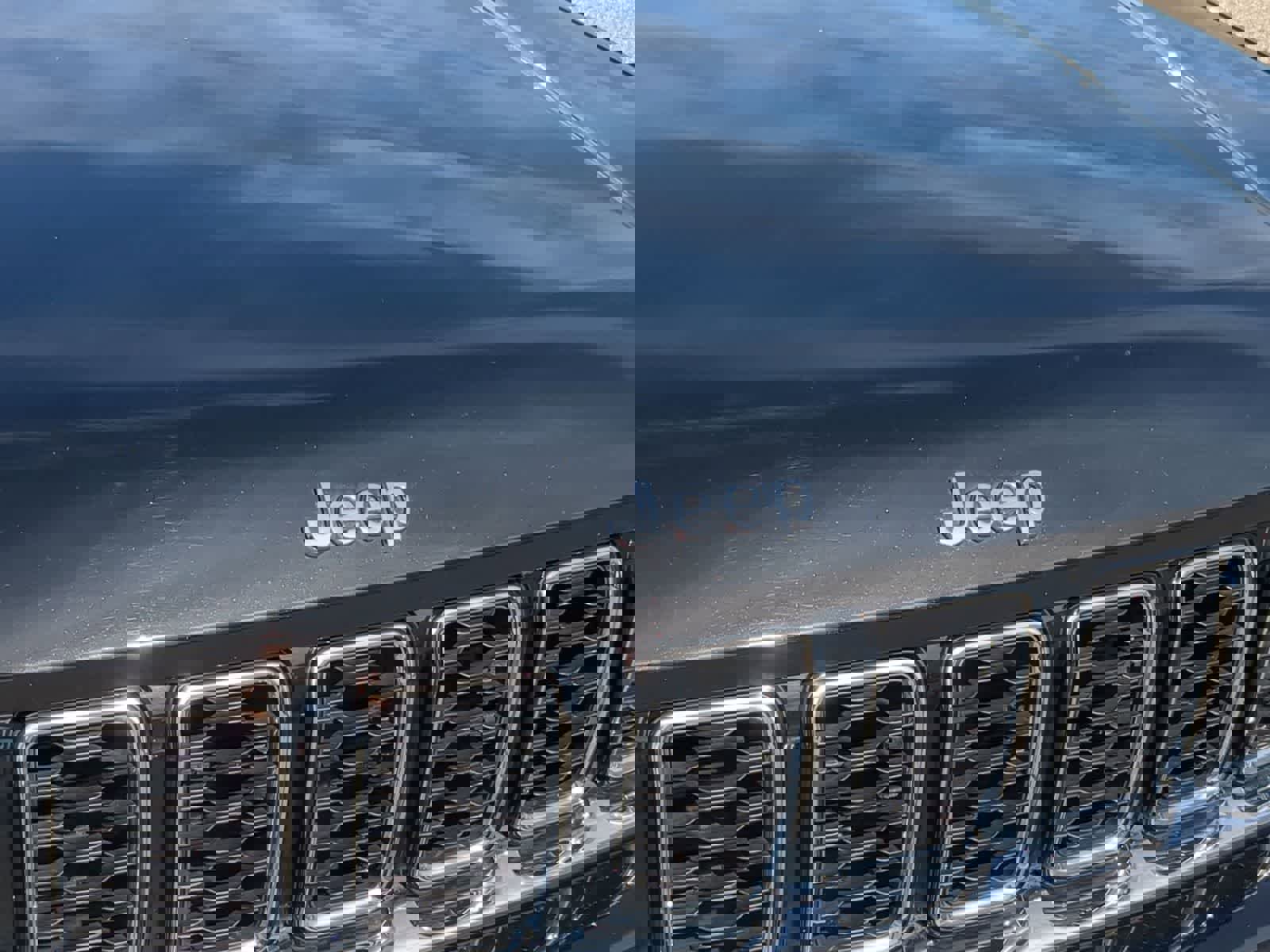 Used 2022 Jeep Grand Cherokee Limited image 12