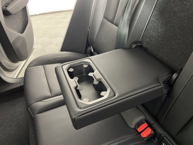 Used 2023 Volvo XC40 B5 Plus w/ Driver Assist Package AWD/4WD image 43