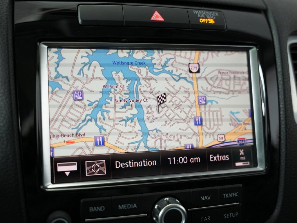 Used 2013 Volkswagen Touareg VR6 image 23