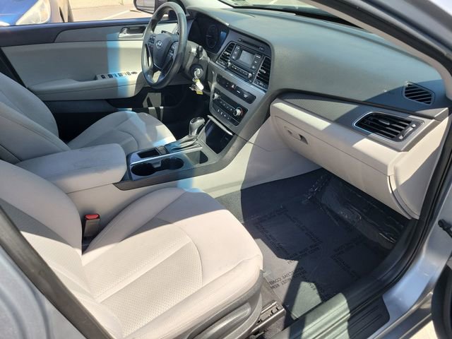 Used 2017 Hyundai Sonata SE image 17