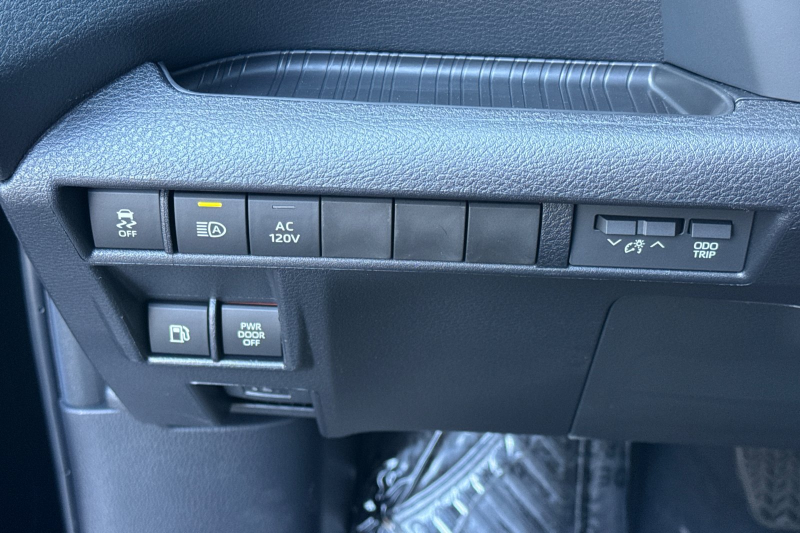 Certified 2026 Toyota Sienna XLE Woodland Edition AWD/4WD image 35