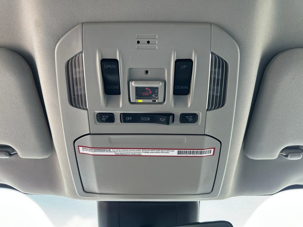 Used 2021 Toyota Highlander XLE image 21