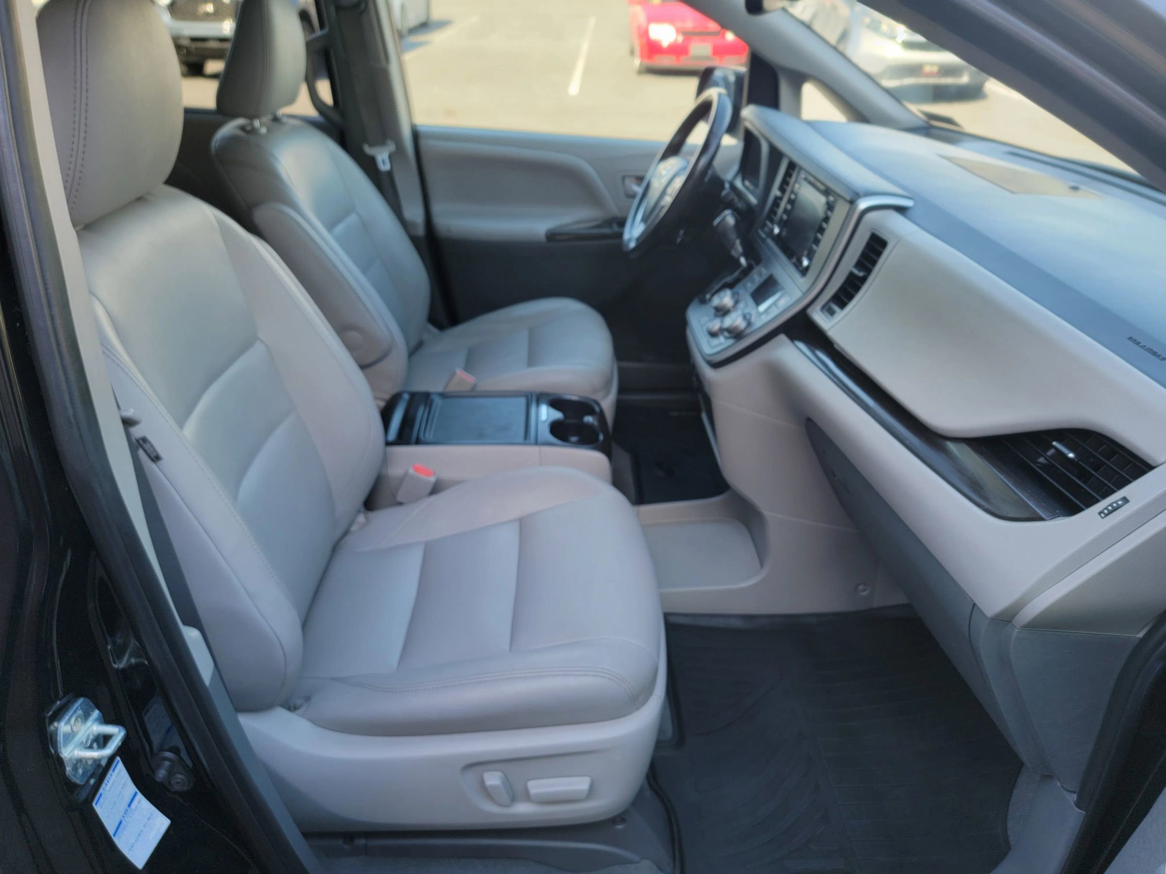 Used 2020 Toyota Sienna XLE w/ XLE Navigation Package AWD/4WD image 12
