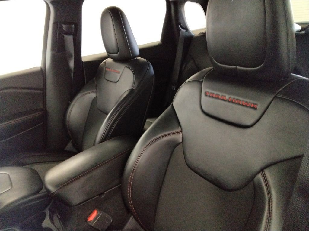 Used 2021 Jeep Cherokee Trailhawk image 37