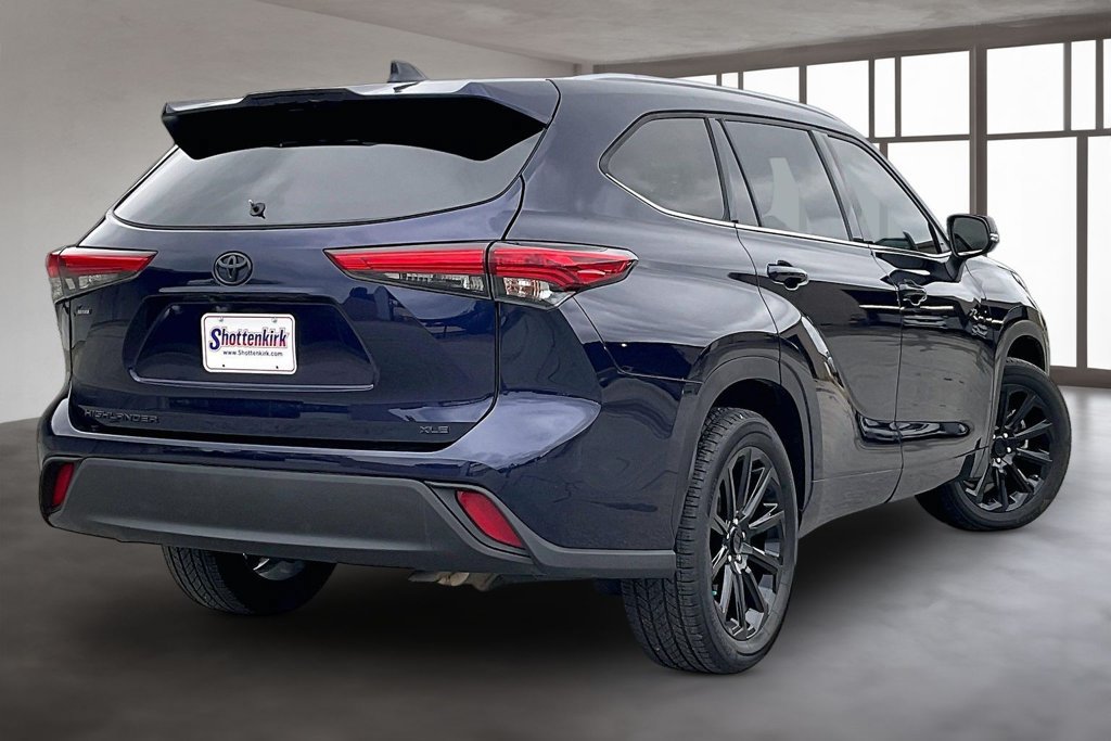 Used 2021 Toyota Highlander XLE FWD image 6