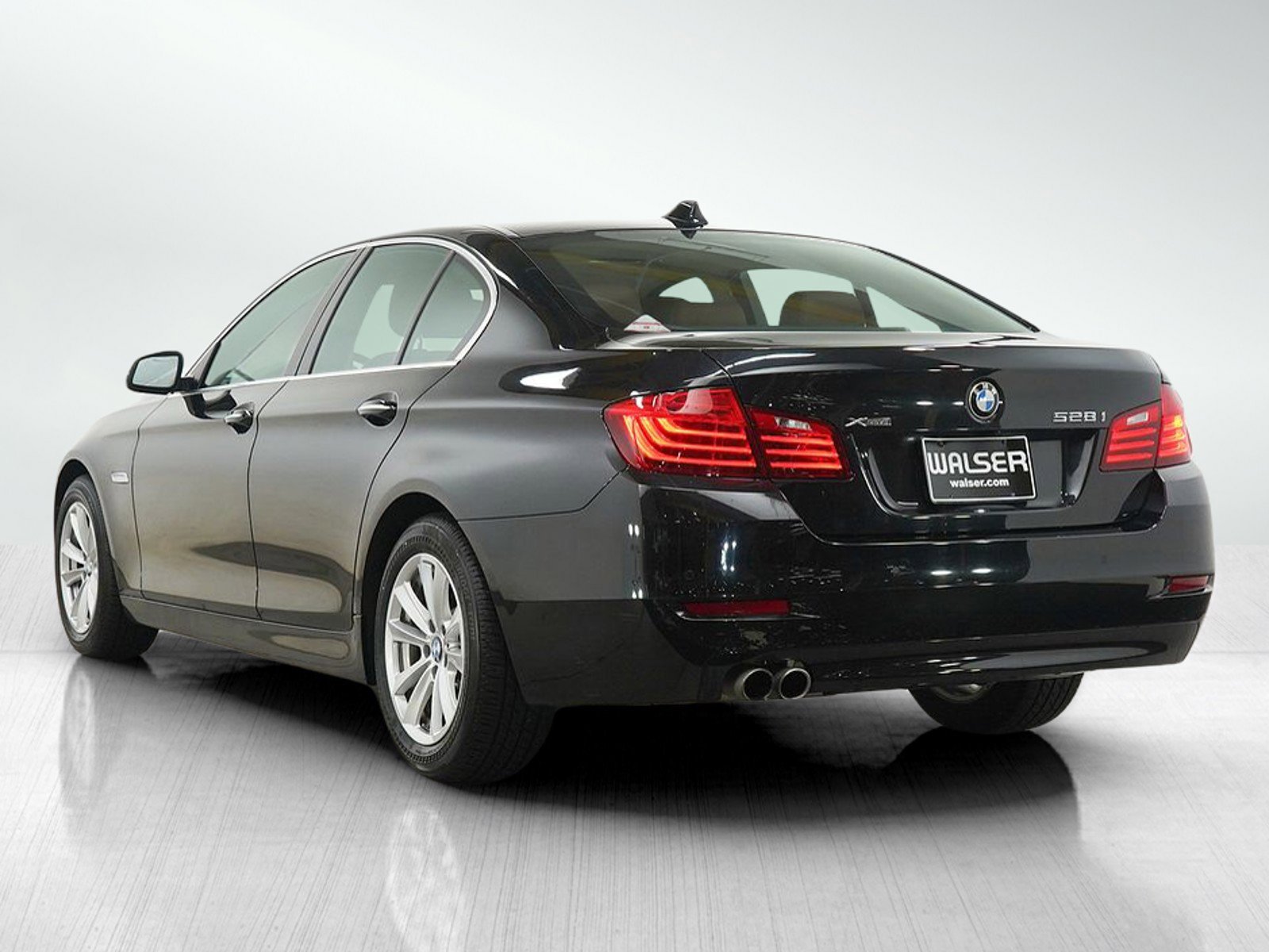 Used 2014 BMW 528i xDrive Sedan AWD/4WD image 3