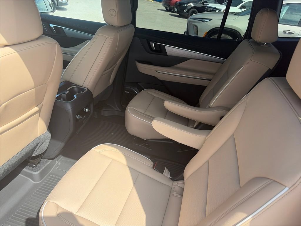 New 2027 Buick Enclave Preferred w/ LPO, Floor Liner Package AWD/4WD image 11