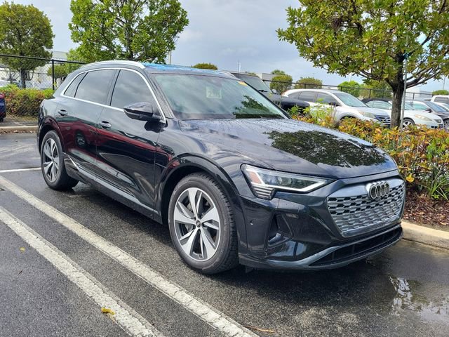 Used 2024 Audi Q8 e-tron Premium Plus w/ Premium Plus Package image 3