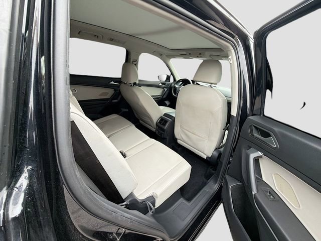 Used 2020 Volkswagen Tiguan SE image 27