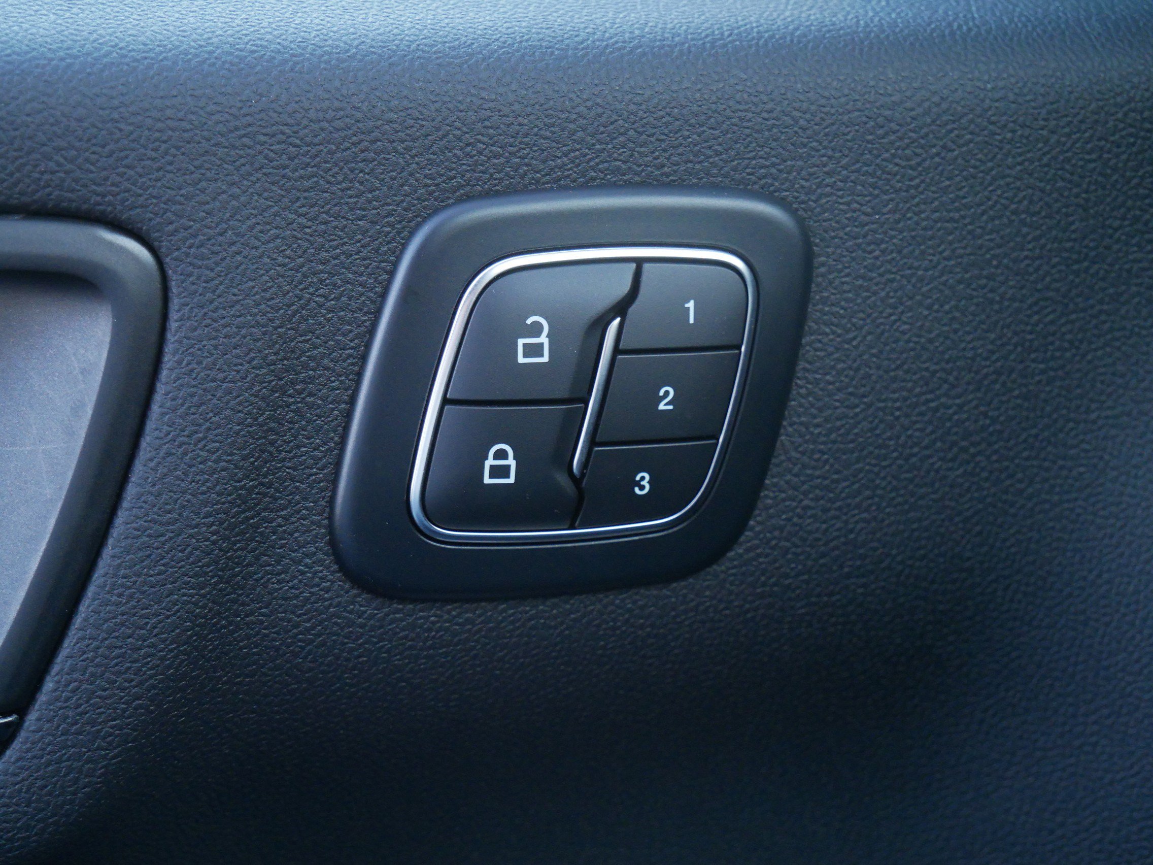 Used 2025 Ford Escape ST-Line Select w/ Tech Pack #2 image 27