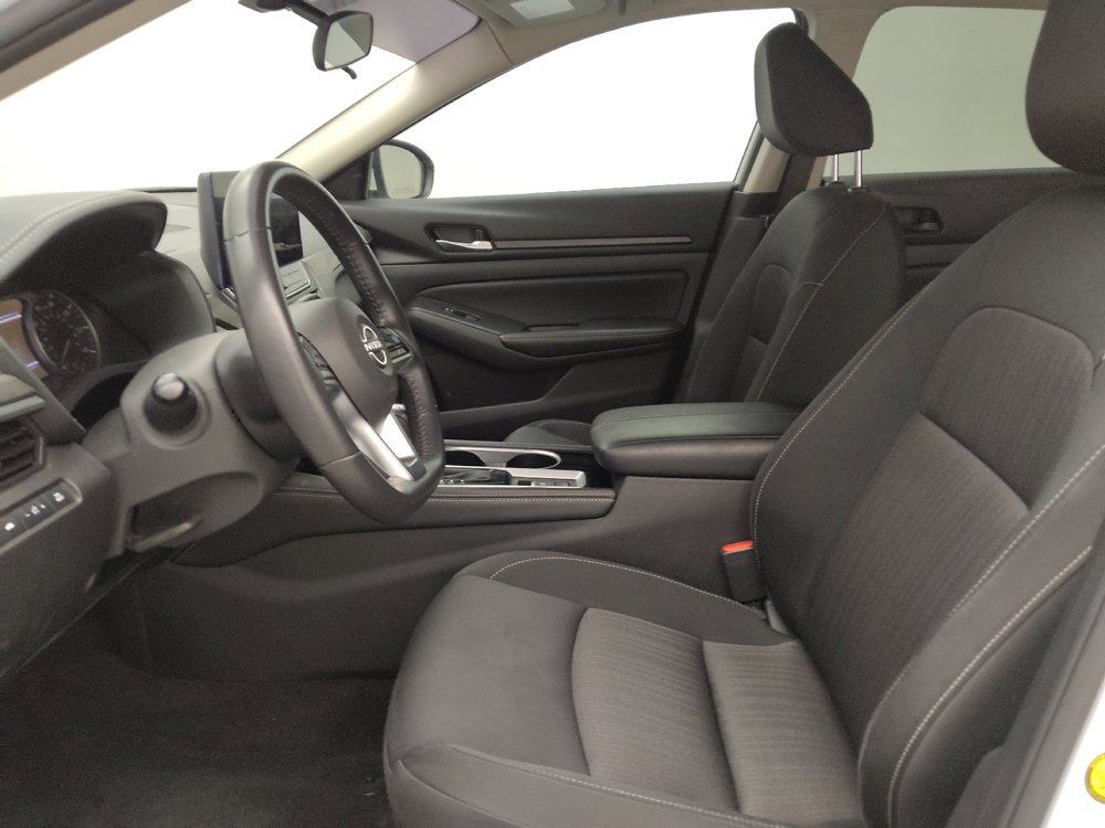 Used 2024 Nissan Altima 2.5 SV w/ SV Premium Package FWD image 17