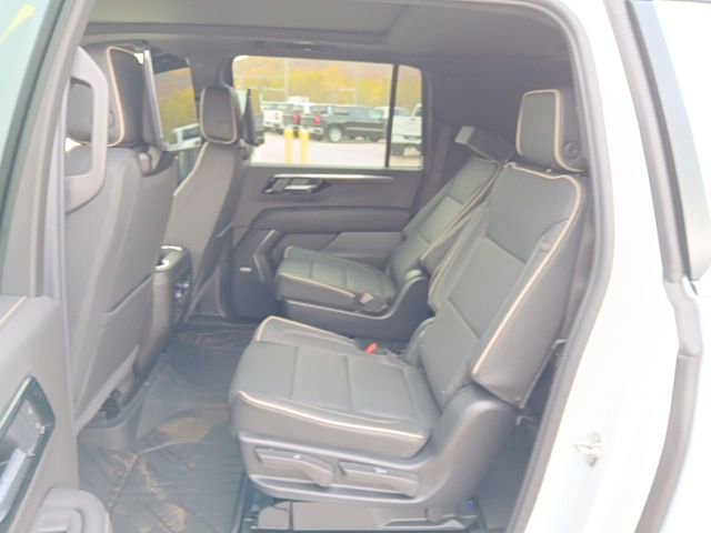 New 2026 Chevrolet Suburban Premier image 7