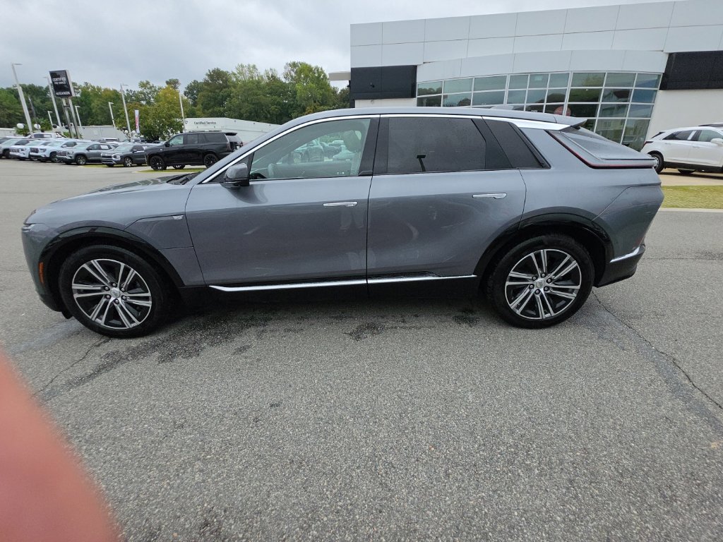 Used 2023 Cadillac Lyriq 2WD image 4