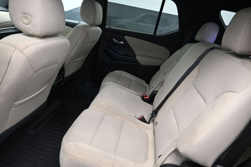 Used 2023 Chevrolet Traverse LS FWD image 13