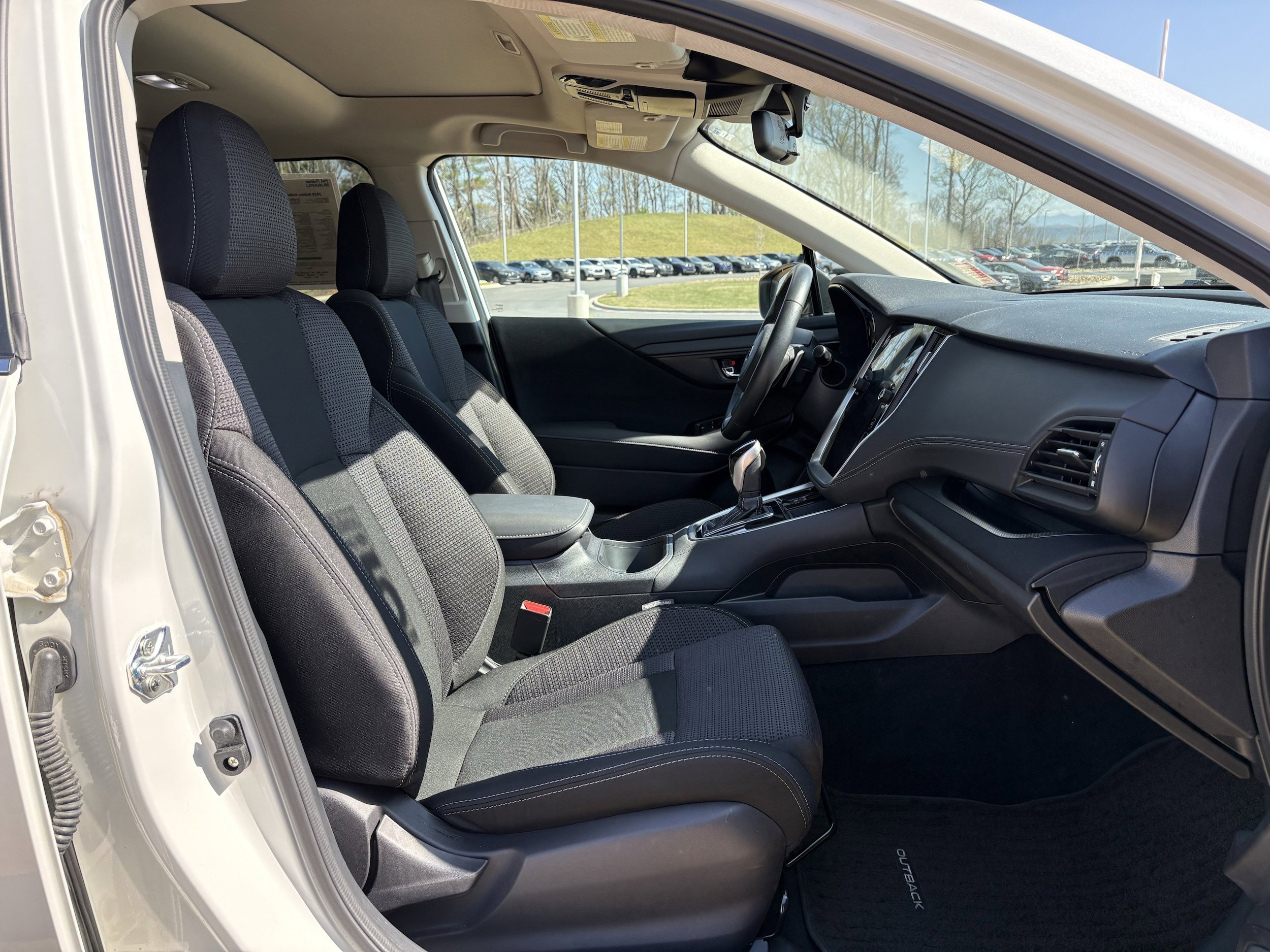Used 2025 Subaru Outback Premium image 29