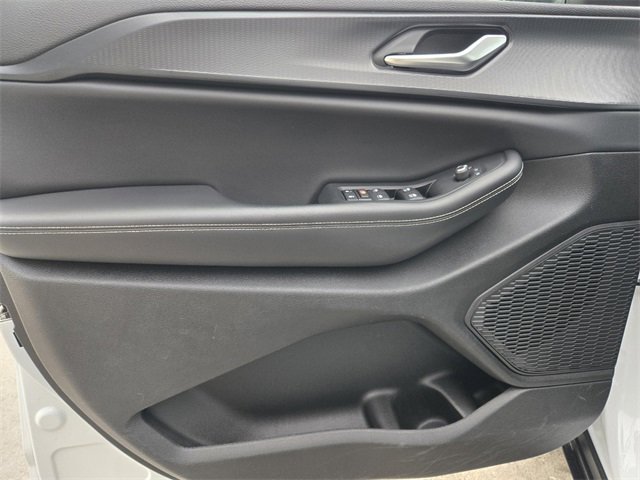 Used 2023 Jeep Grand Cherokee L Laredo image 16