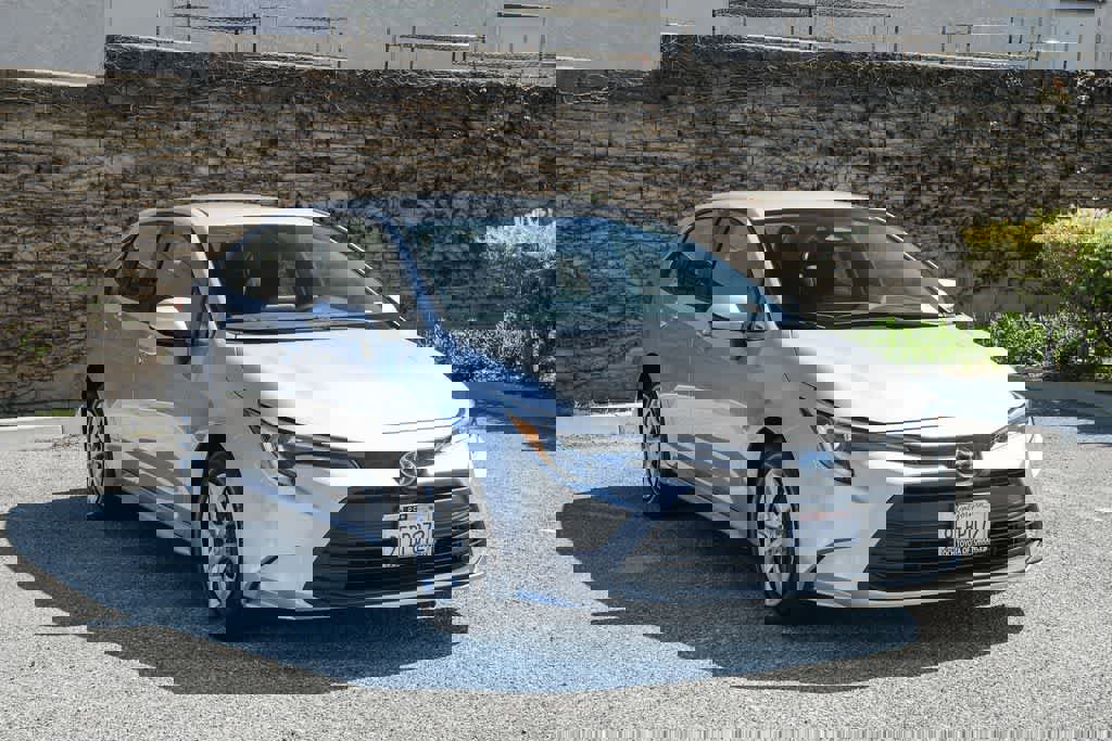 Used 2023 Toyota Corolla LE w/ Carpet Mat Package (TMS) image 3
