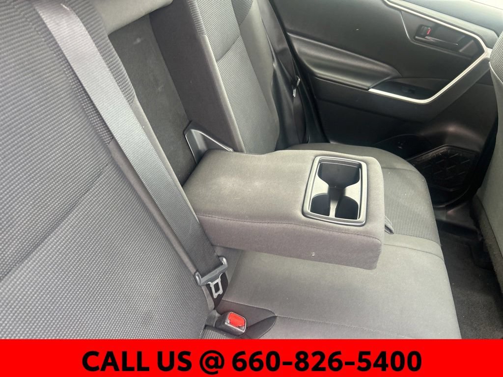 Used 2020 Toyota RAV4 LE FWD image 11