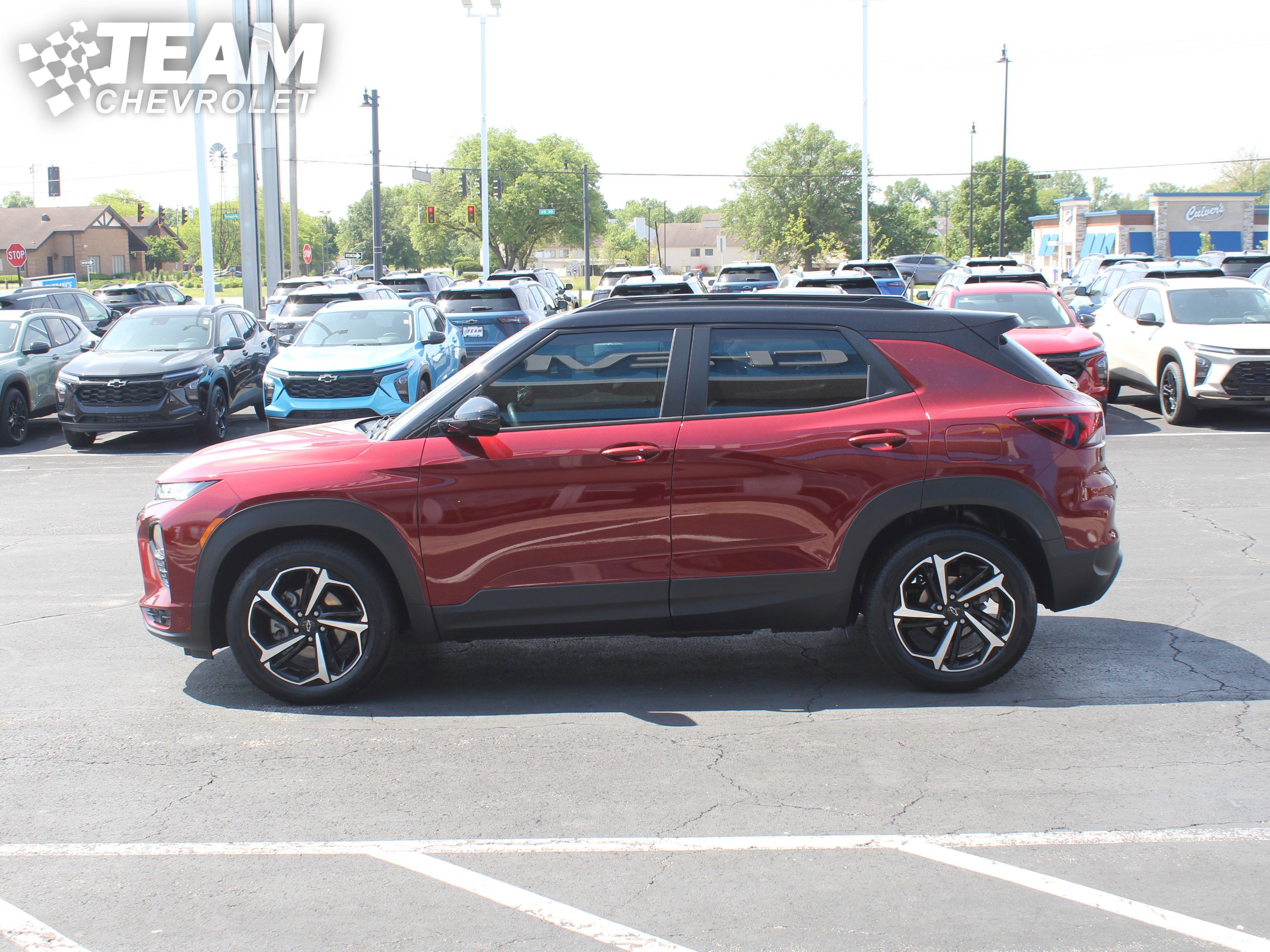 Used 2023 Chevrolet TrailBlazer RS w/ Sun and Liftgate Package FWD image 7